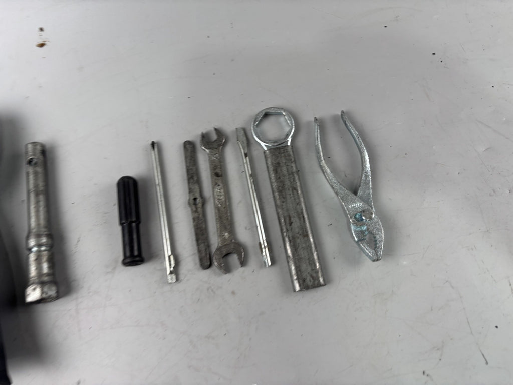 Honda CBR 1000F SC24 Bordwerkzeug Tools