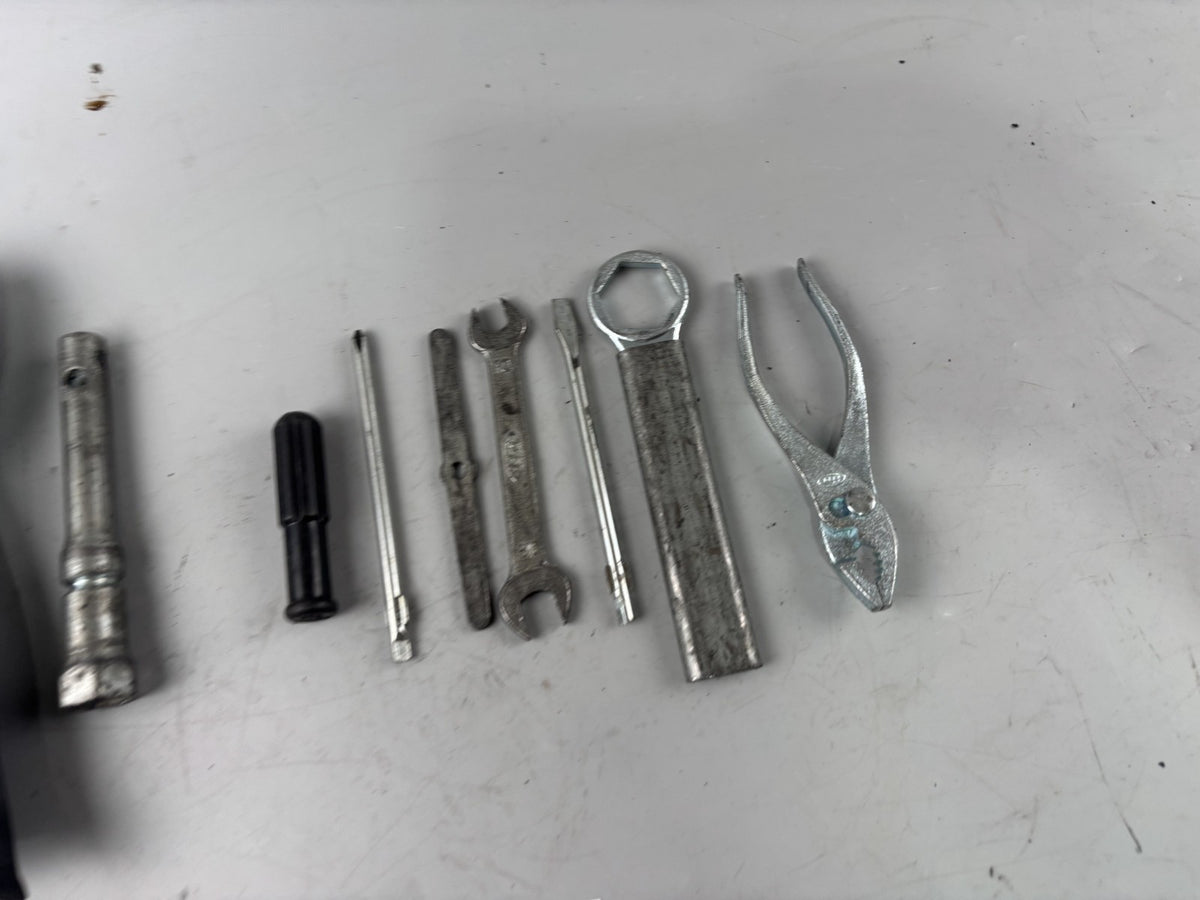 Honda CBR 1000F SC24 Bordwerkzeug Tools