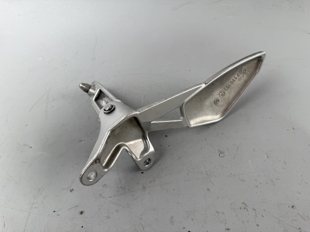 BMW K 1200 S K40 Fußraste vorn links Foot Step Hangers Fußrastenanlage left