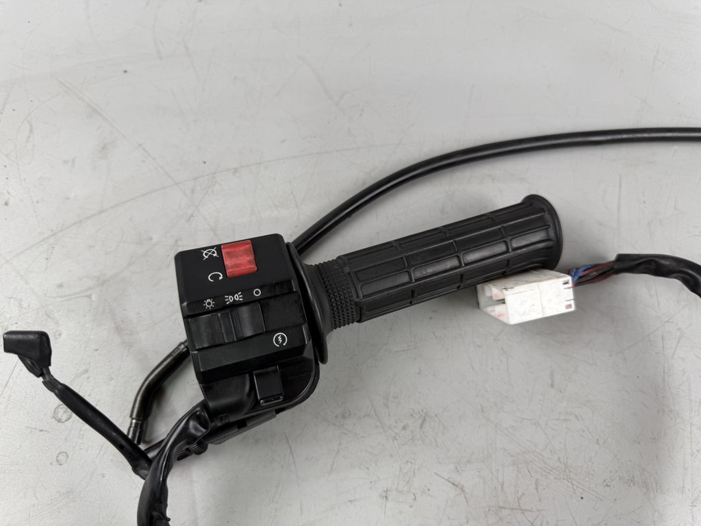 Triumph Daytona 1200 T300D Lenkerschalter Handlebar rechts right Switch Gasgriff