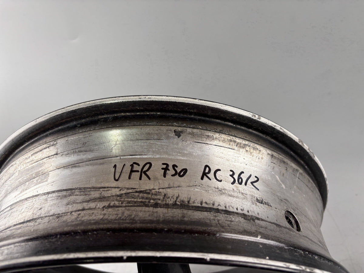 Honda VFR750 F Rc36/2 Hinterradfelge Felge Rim Rad hinten back Reifen