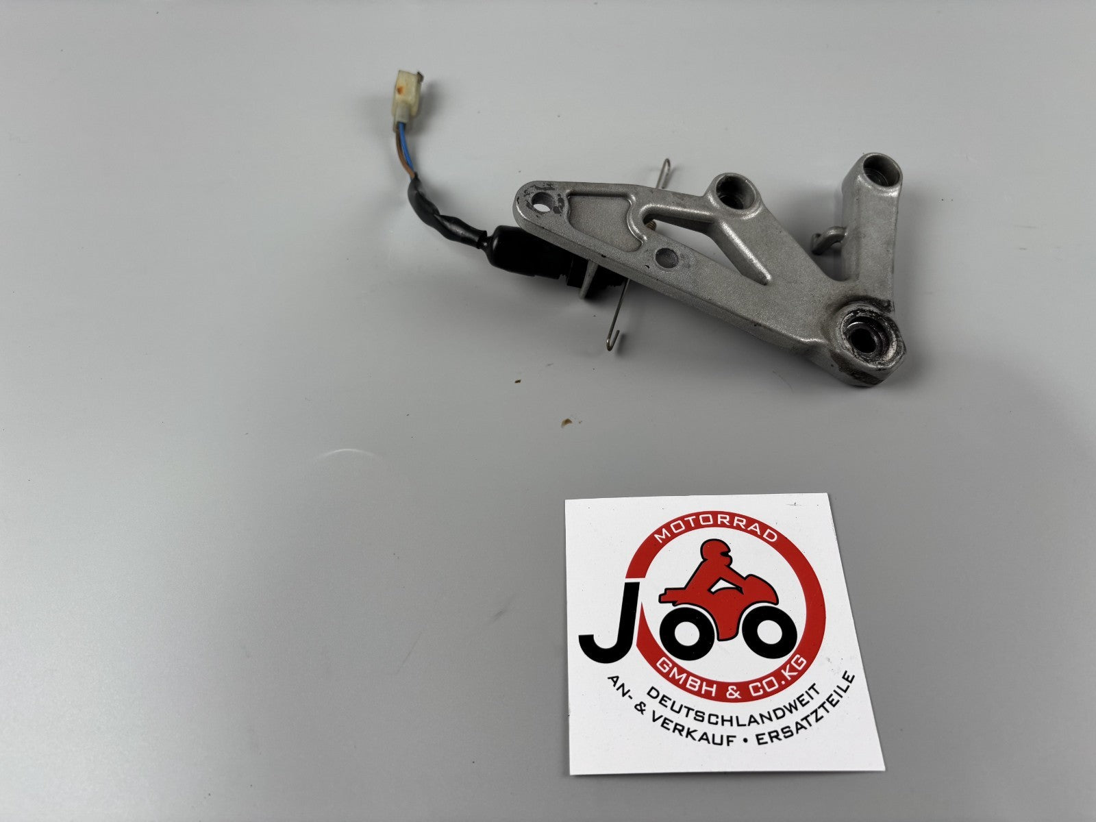 Triumph Daytona 955i T595 N 2002  FussrastenHalter vorne rechts Fußrastenanlage