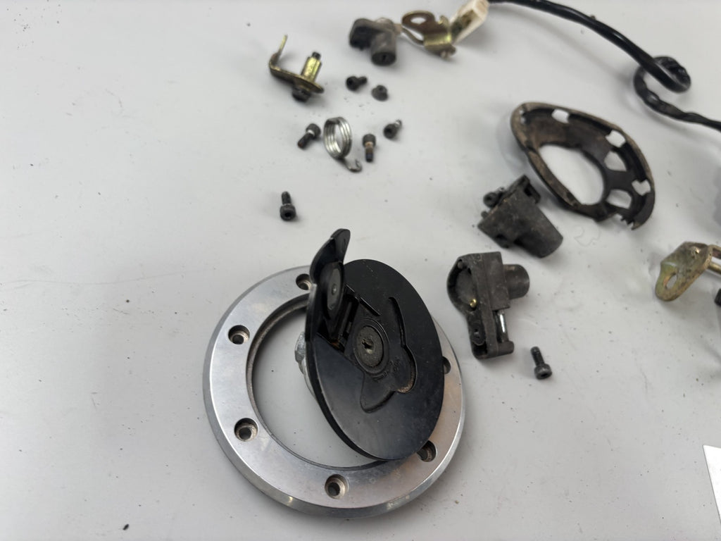 Kawasaki EX500D GPZ500S Schlosssatz Key Lock Zündschloss Tankschloss Sitzbank
