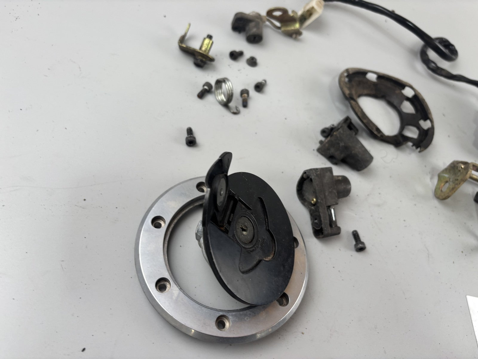 Kawasaki EX500D GPZ500S Schlosssatz Key Lock Zündschloss Tankschloss Sitzbank