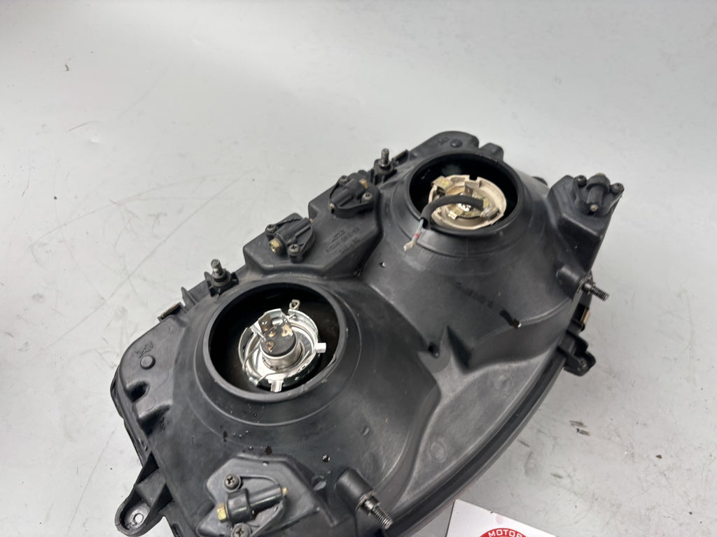 Suzuki GSX-R 750 W GR7BB Scheinwerfer Headlight Licht Lampe front vorne