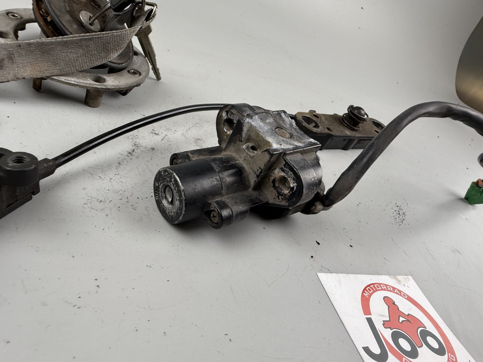 Suzuki GSF600 GN77B Bandit Schlosssatz Zündschloss Tankschloss Sitzbank Key Lock