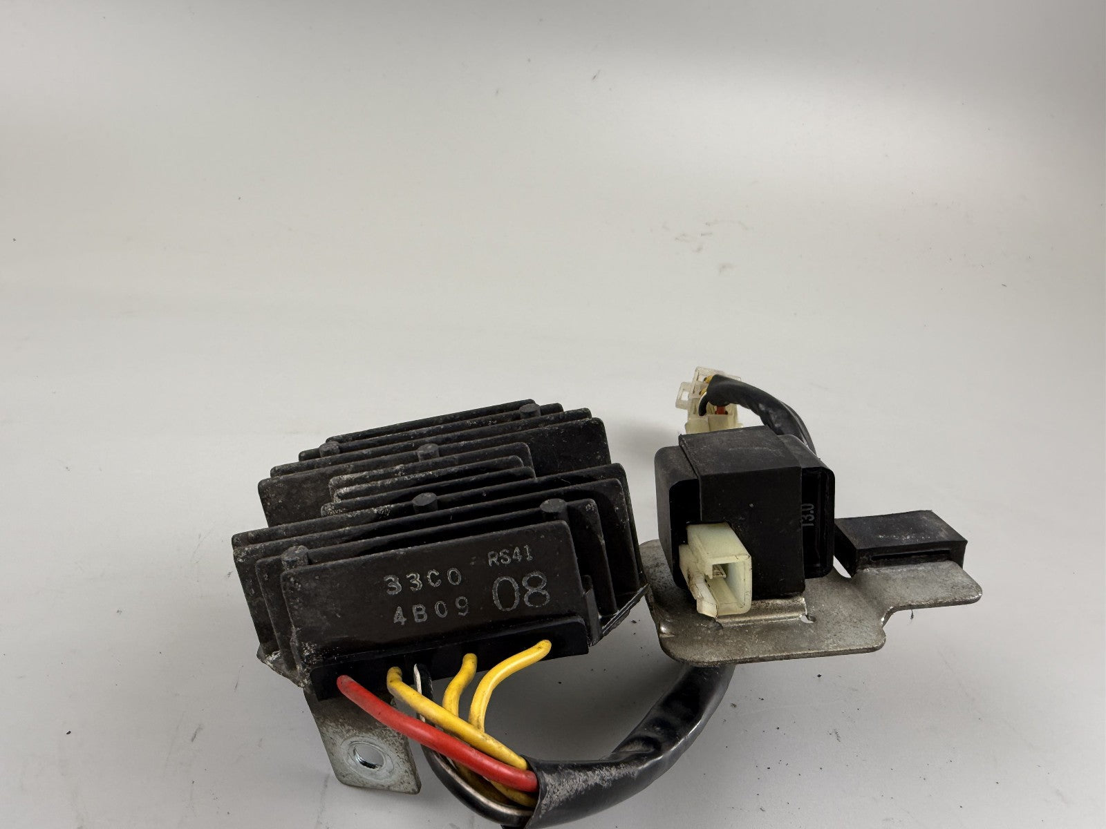 Suzuki GS500E GM51B Gleichrichter Spannungsregler Motor Engine Electric