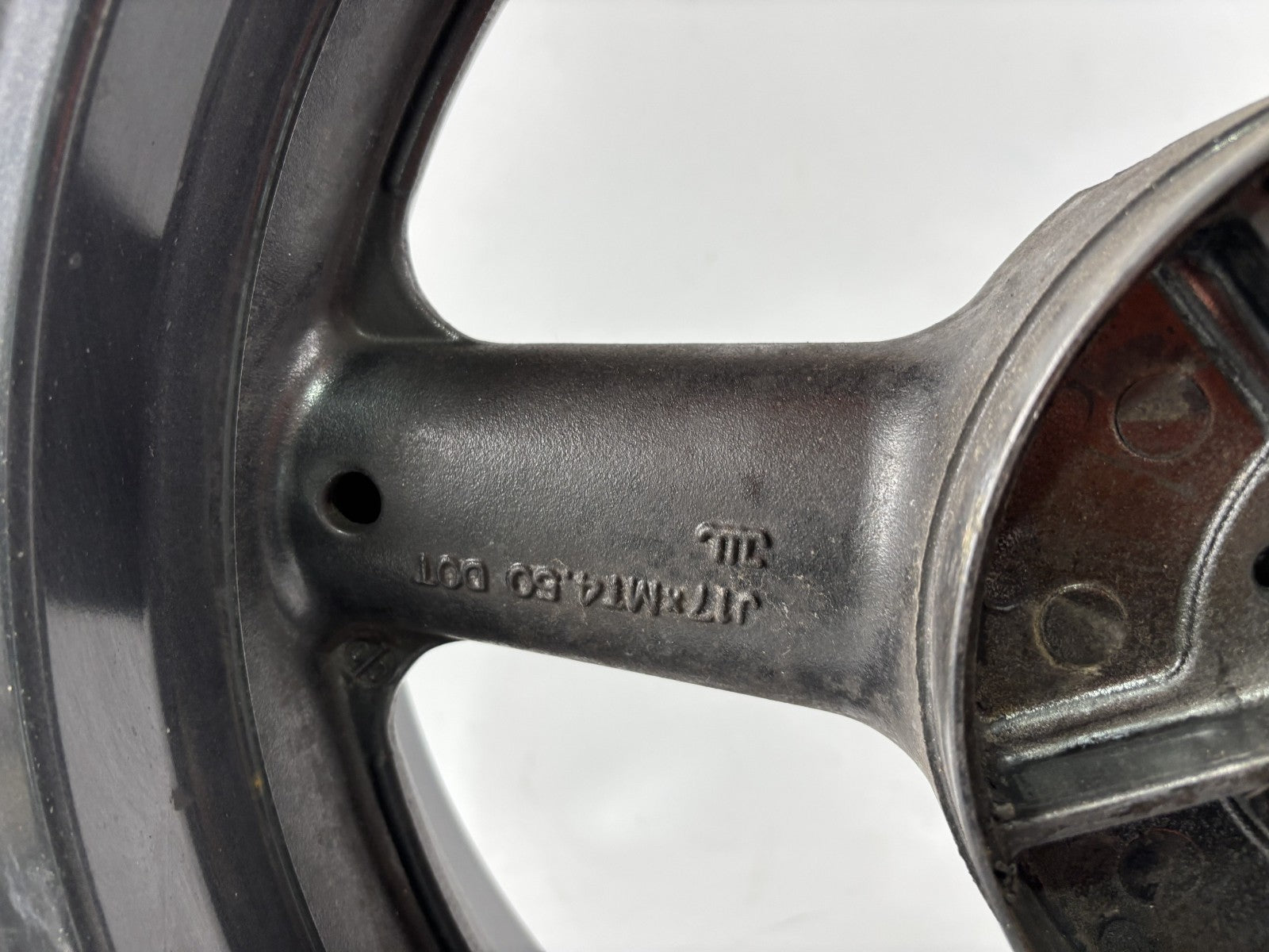 Suzuki GSX 750 F AK11 Hinterradfelge Felge Rim Rad hinten back Reifen
