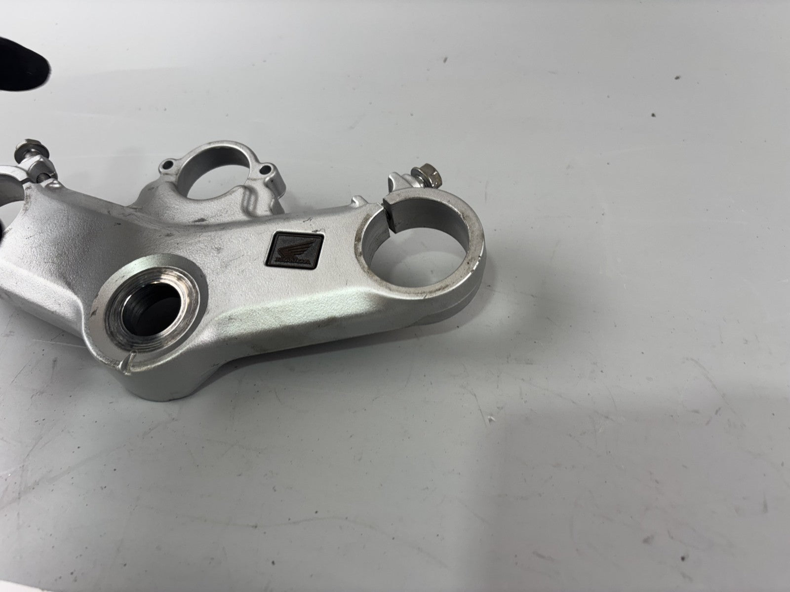 Honda VFR800 RC46/2 VTEC Gabelbrücke bridge obere Halterung
