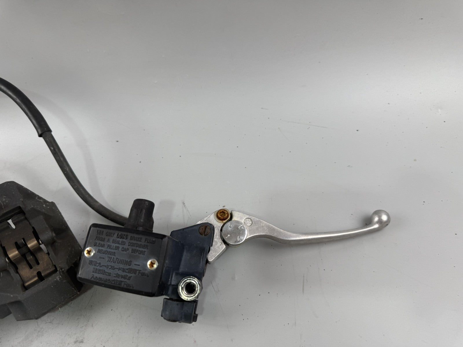 Yamaha XJR1300 RP02 Bremsanlage Brake Bremse front vorne Pumpe Sattel