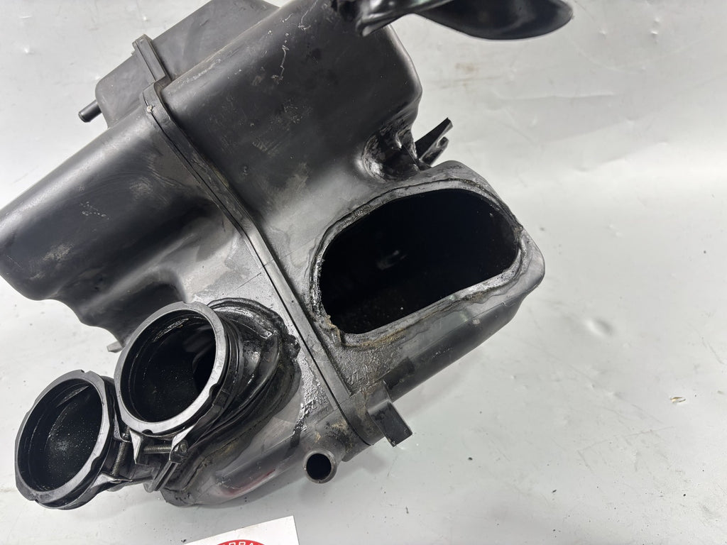 Honda CBR 1000F SC24 Luftftilterkasten Airbox Ansaugung Motor