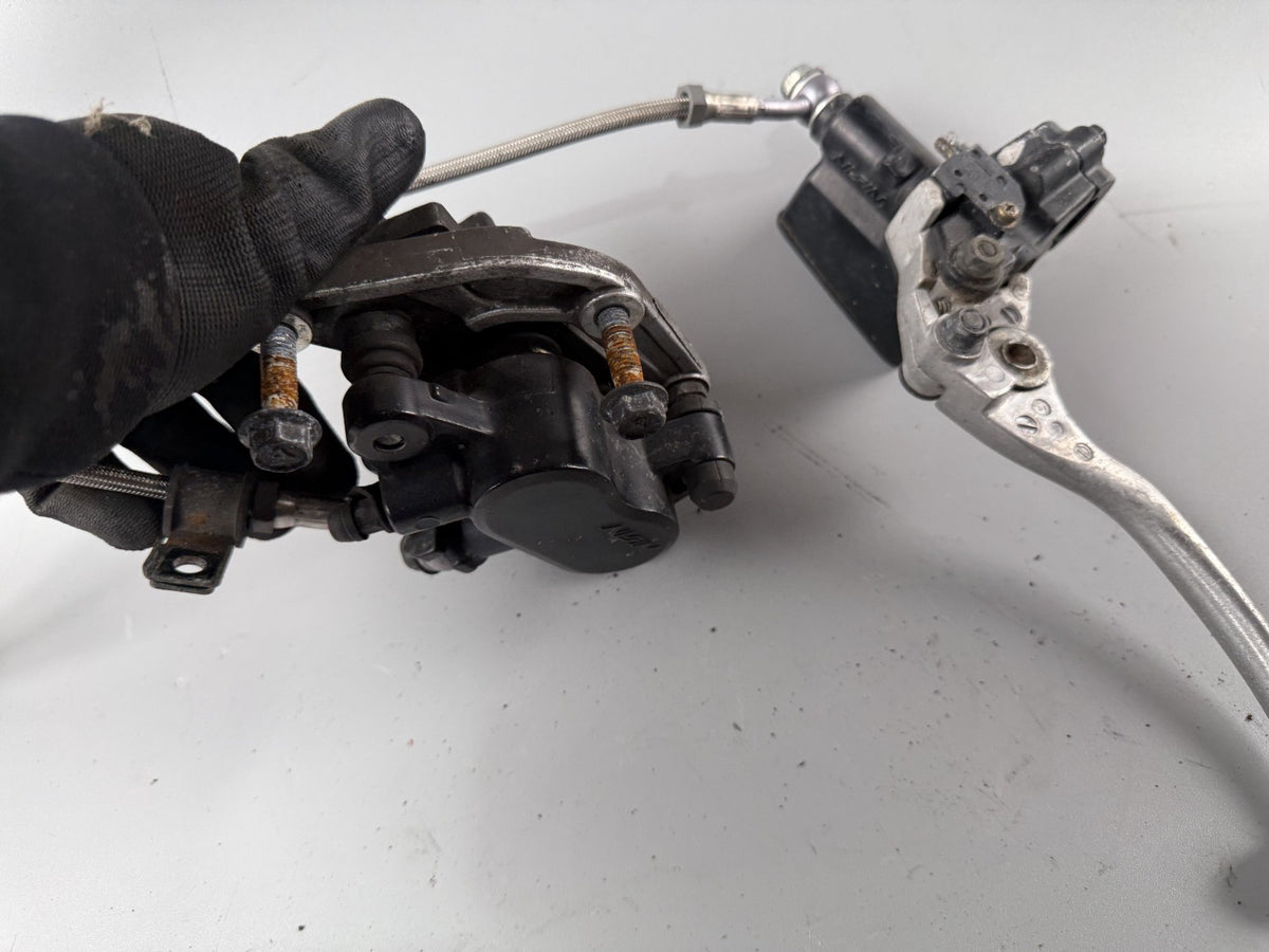 Suzuki GSF600 GN77B Bandit Bremsanlage Brake Bremse front vorne Sattel Pumpe