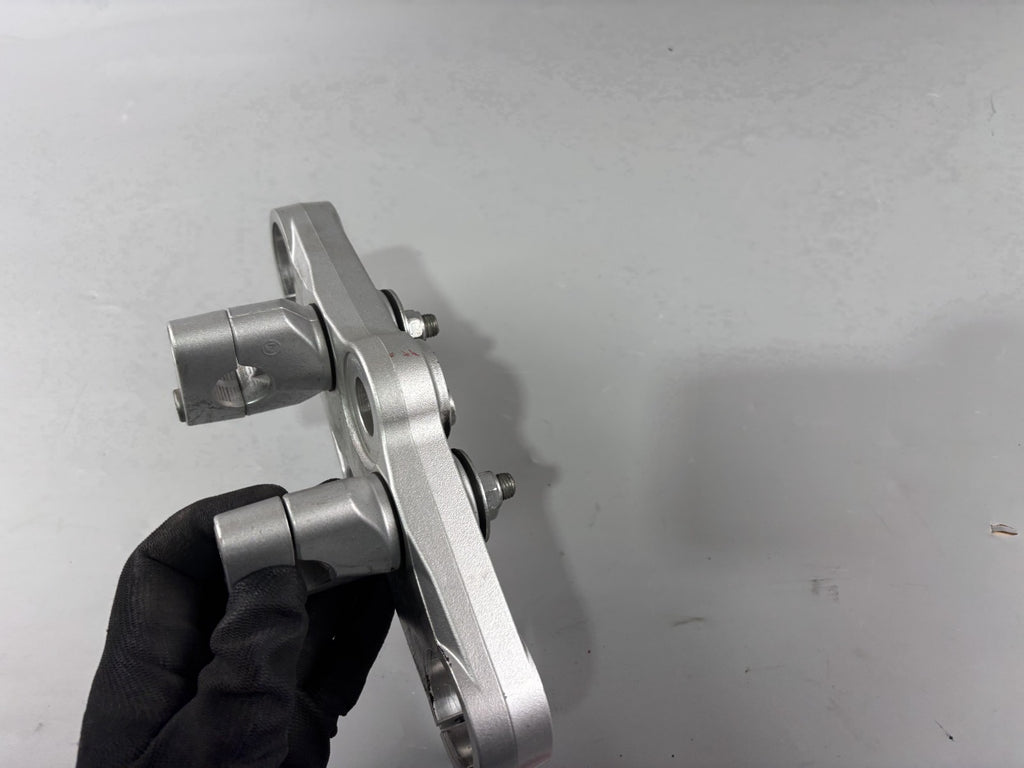 Suzuki GSX 650 F FA WVCJ Gabelbrücke Bridge Verbindung oben obere