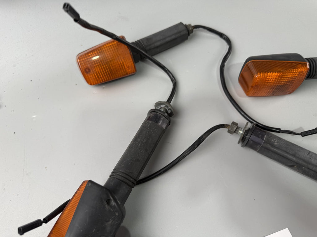 Suzuki GSF600 GN77B Bandit Blinkerset Blinkerpaar Turn Signal Lighters