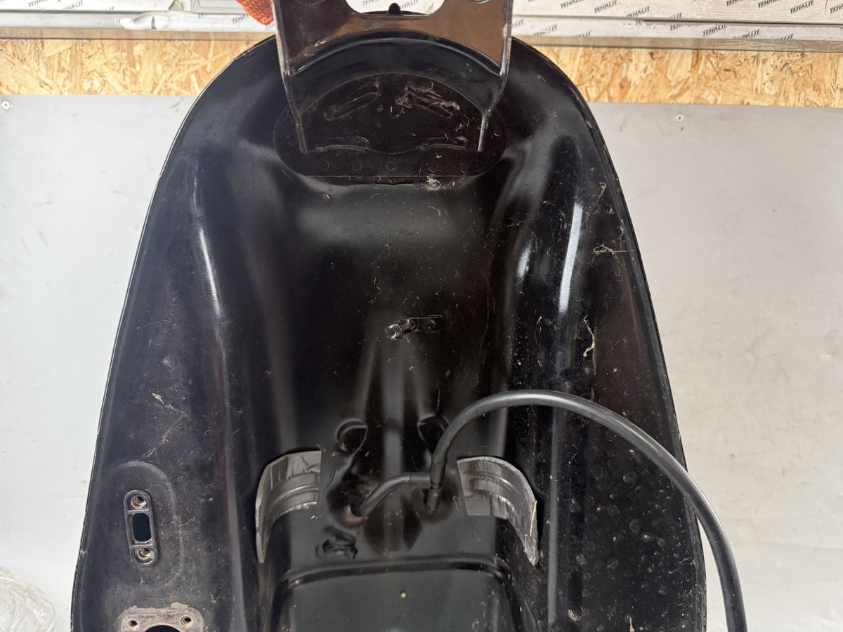 Suzuki GSX 750 AE Inazuma Tank Benzintank Kraftstofftank Fuel Gas Gasoline