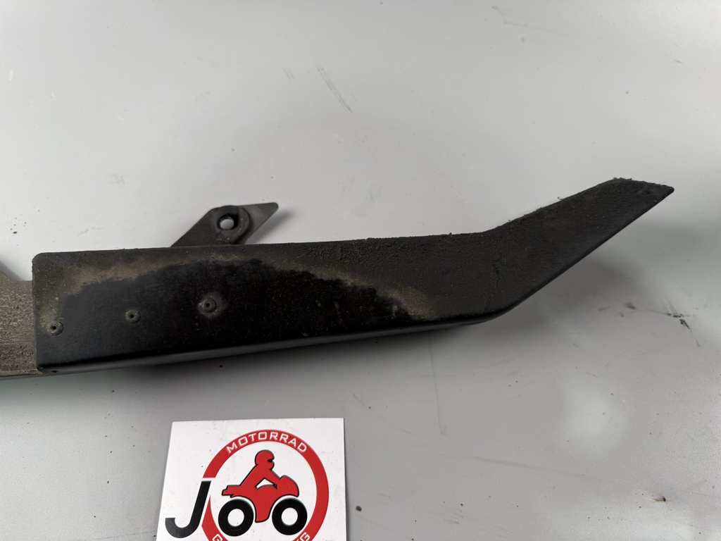 Suzuki GSF600 GN77B Bandit Kettenschutz Chain Cover Abdeckung Verkleidung