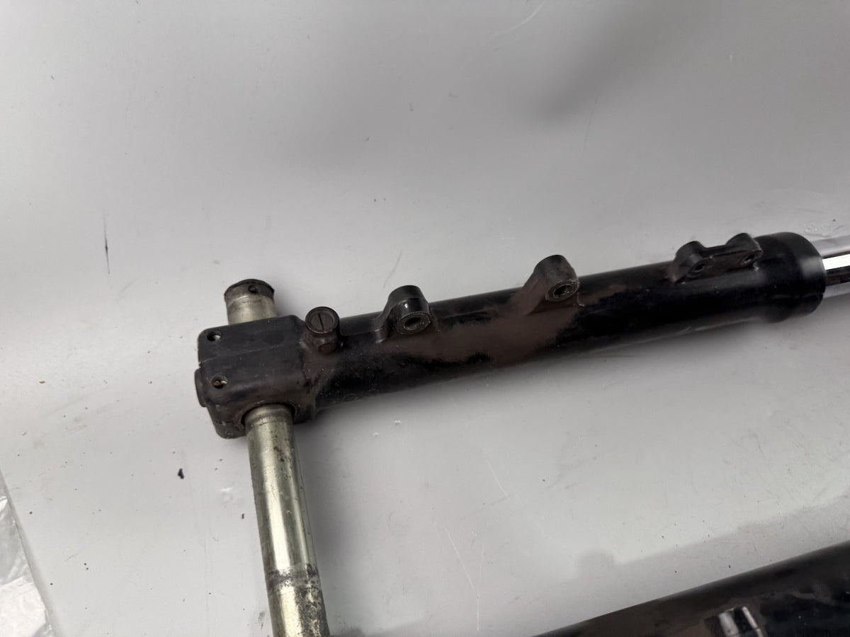Triumph Speed Triple 900 T300B Gabel Standrohr Tauchrohr Federung Fork Absorber