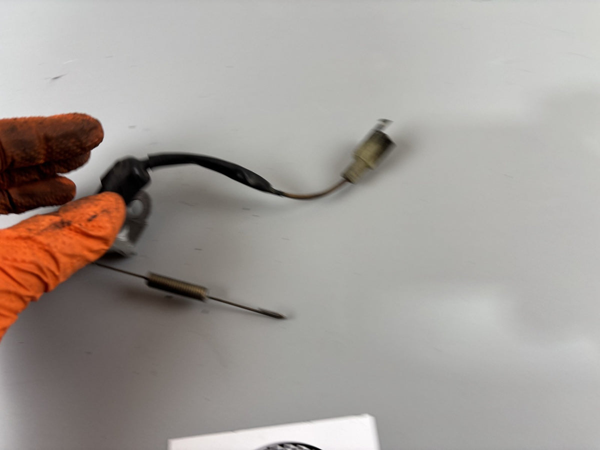 Triumph Daytona 955 T 595 Bremslichtschalter Brake Switch Bremse hinten