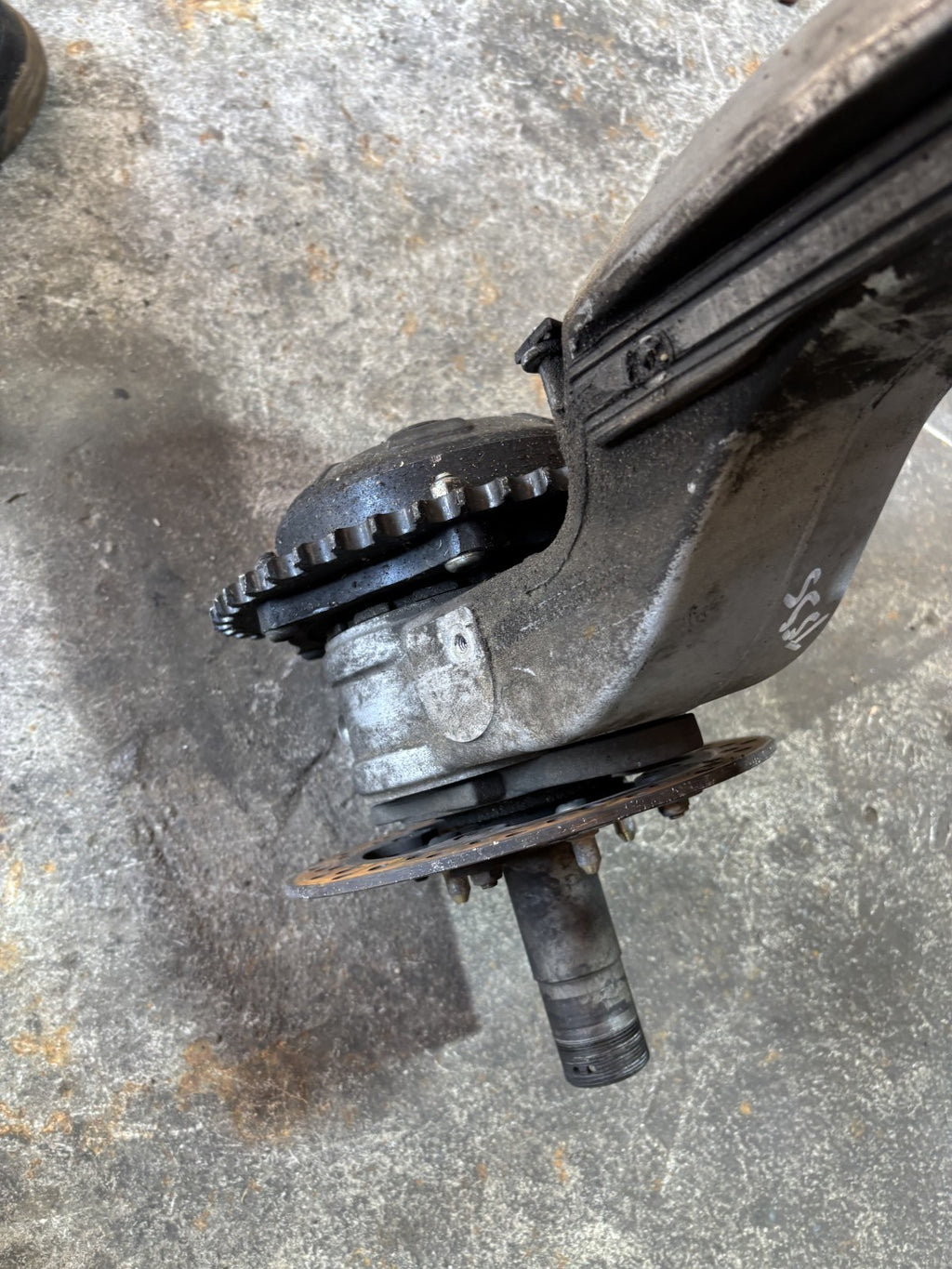 Triumph Daytona 955 T 595 Schwinge Einarmschwinge Swingarm Antrieb