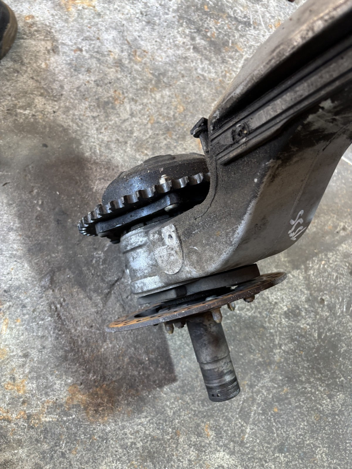Triumph Daytona 955 T 595 Schwinge Einarmschwinge Swingarm Antrieb