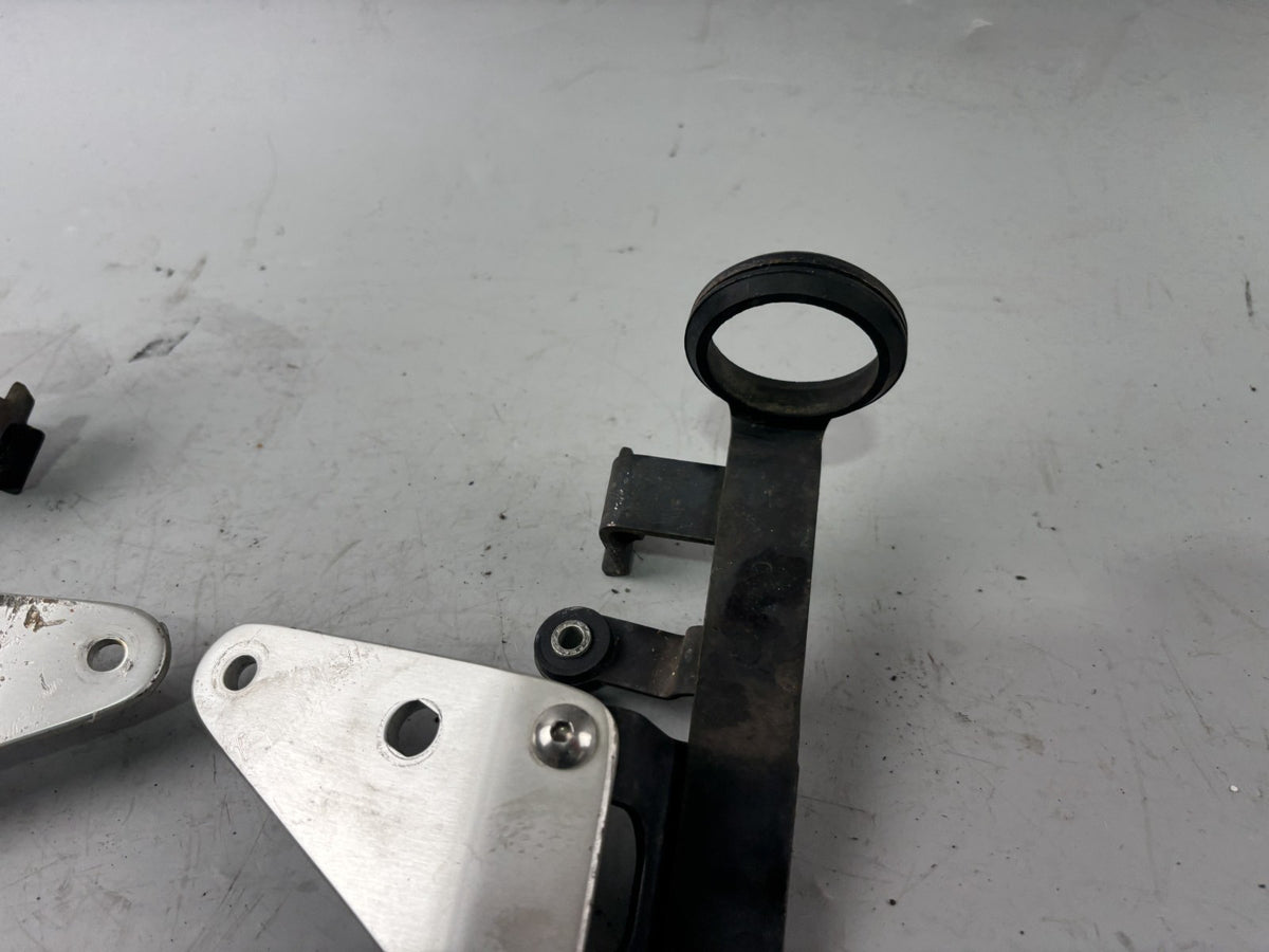 Suzuki GSX 750 AE Inazuma Blinkerhalter Scheinwerferhalter Holder Gabel