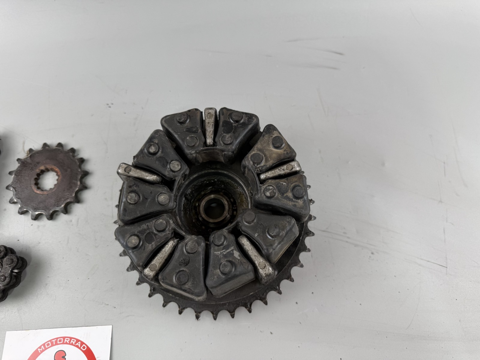 Kawasaki ZR-7 ZR750F Kettenradträger Kettensatz Chain Antrieb