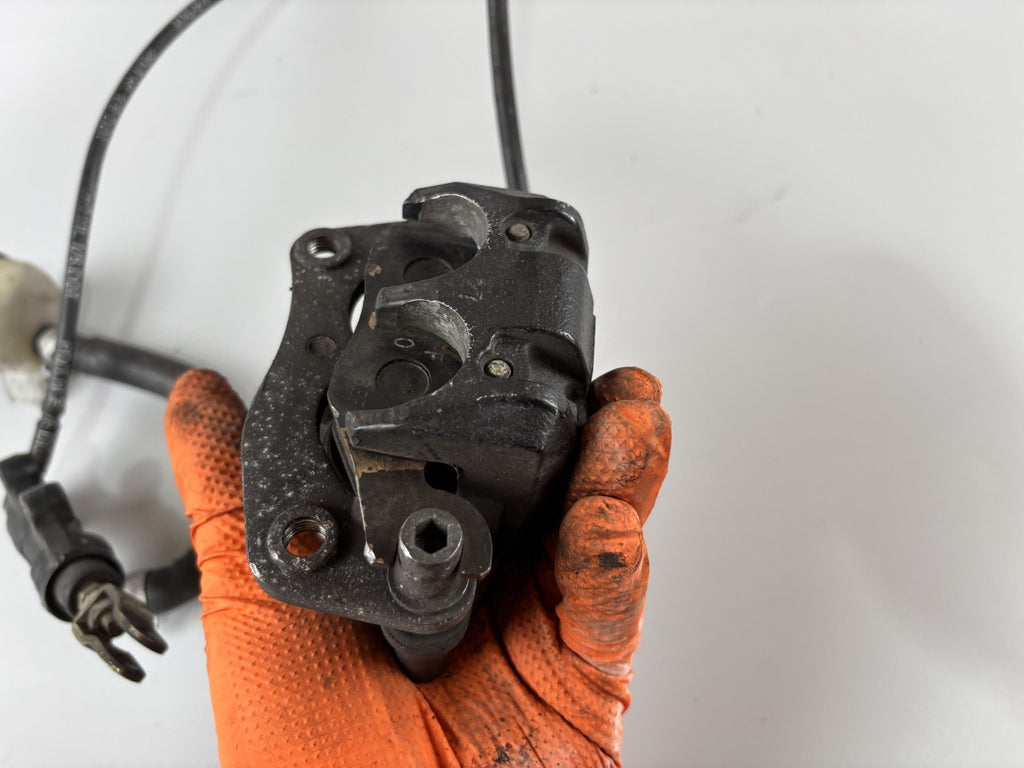 Triumph Daytona 955 T 595 Bremsanlage Bremse Brake Sattel Pumpe hinten back