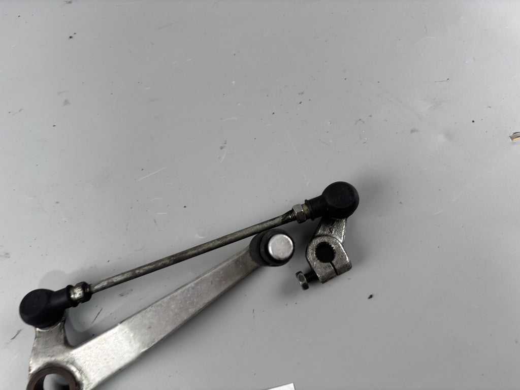 Suzuki SV650 N AV Schaltgestänge Schaltpedal Fußschaltpedal Switch Step Hanger