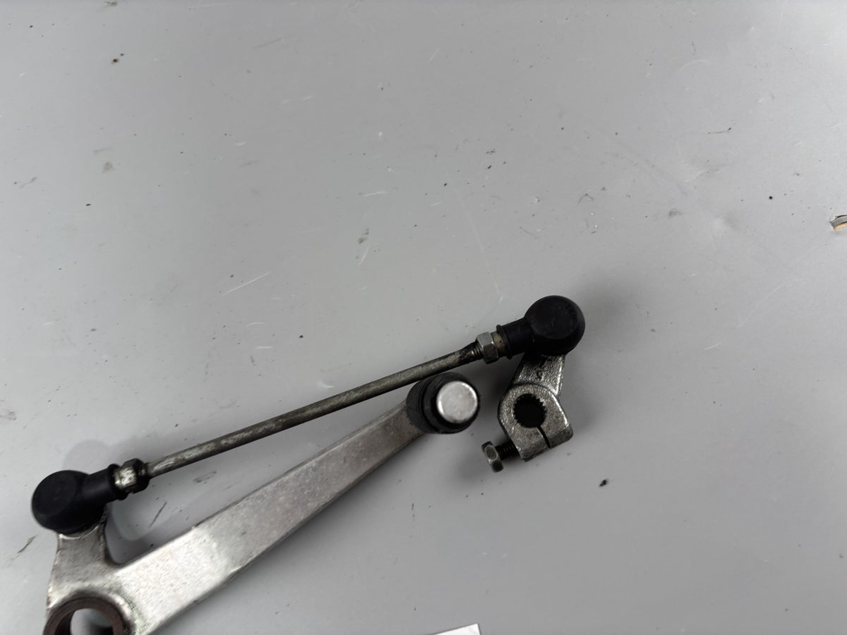 Suzuki SV650 N AV Schaltgestänge Schaltpedal Fußschaltpedal Switch Step Hanger