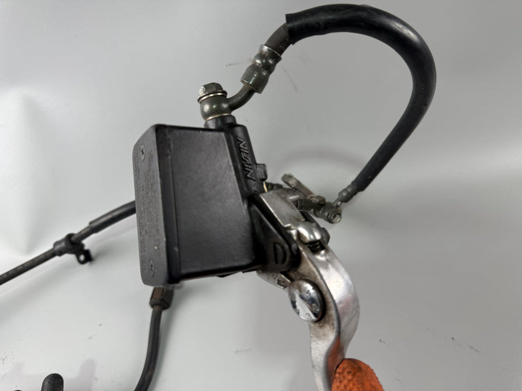 Suzuki GSF 600 Bandit POP WVA8 Bremsanlage Bremse brake Sattel Pumpe Zange vorne