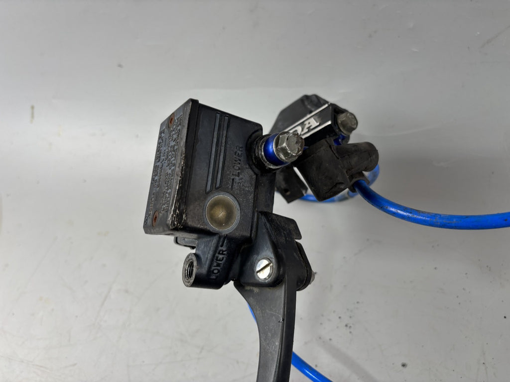 Honda CBX 650 E RC13 Bremsanlage vorne front Brake Bremssattel Pumpe