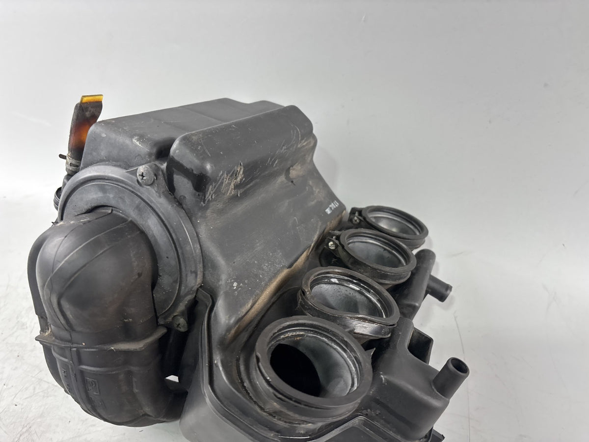 Honda CBF 600 S PC38 Luftfilterkasten Airbox Ansaugung Motor Engine