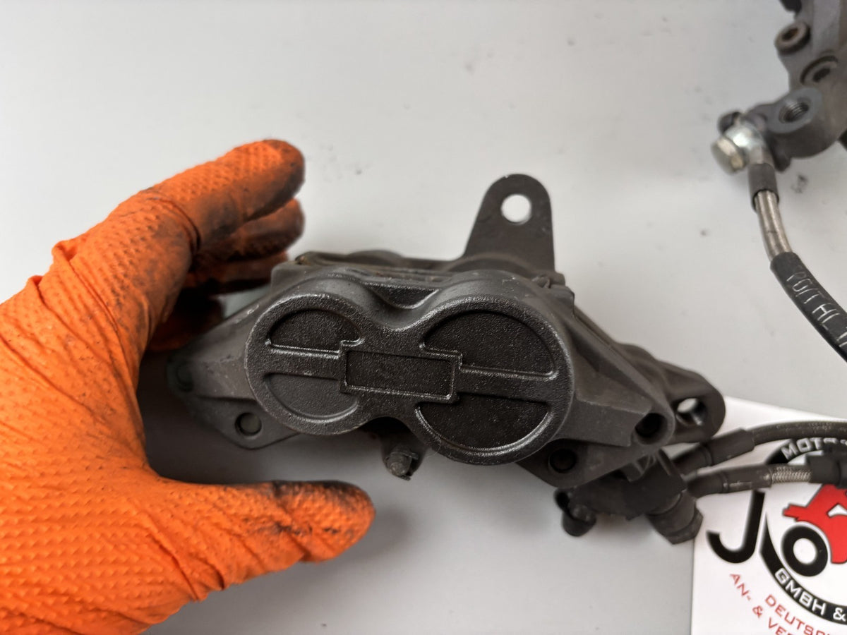 Triumph Daytona 955 T 595 Bremsanlage Bremse Brake Sattel Pumpe front vorne