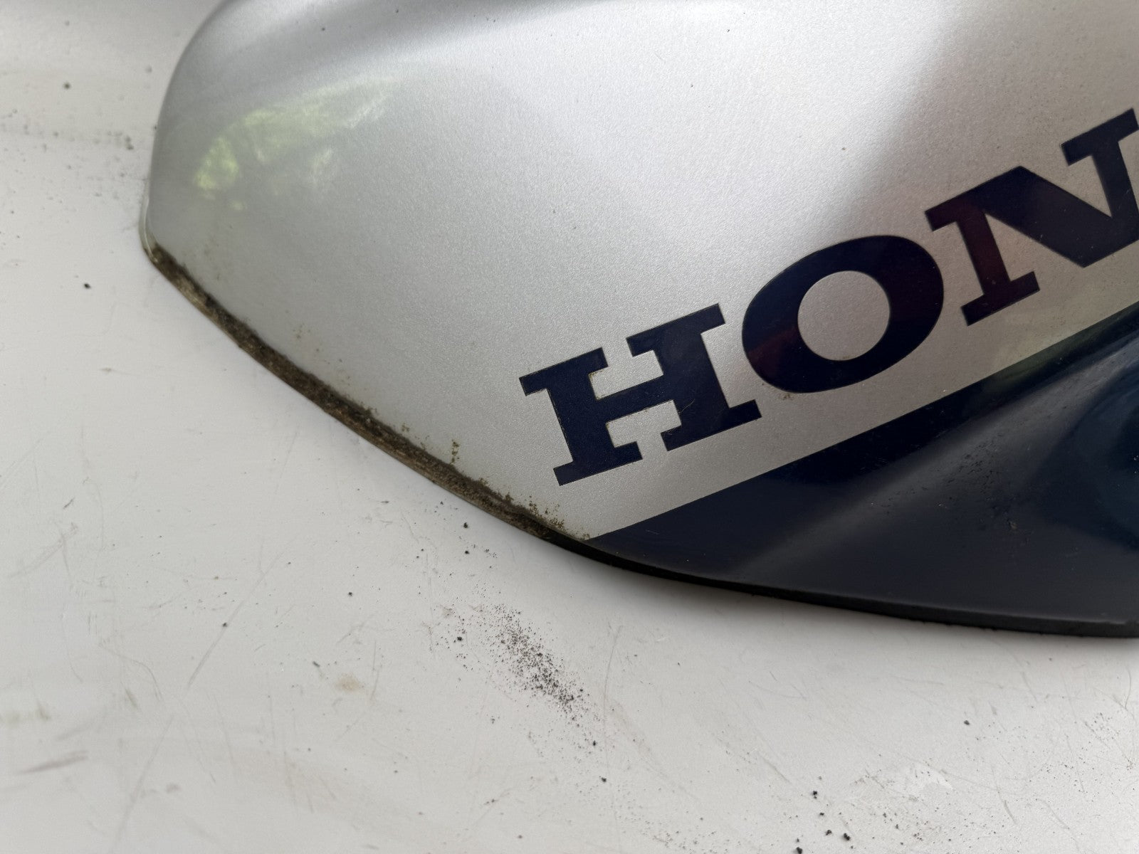 Honda CBR 600 F PC19 Tank Benzintank Kraftstofftank Gas Gasoline