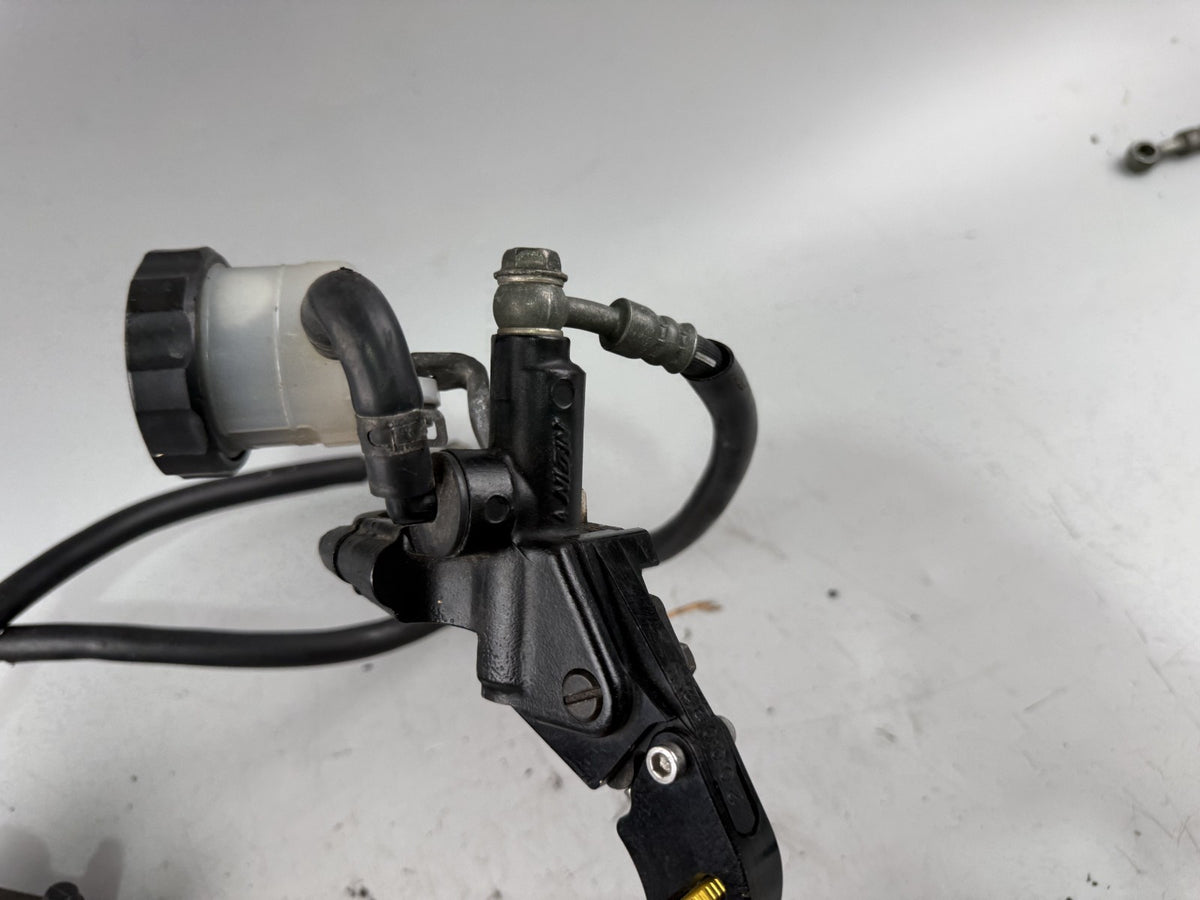 Suzuki SV650 S AV Bremsanlage Bremse Brake front vorne Bremssattel Bremspumpe