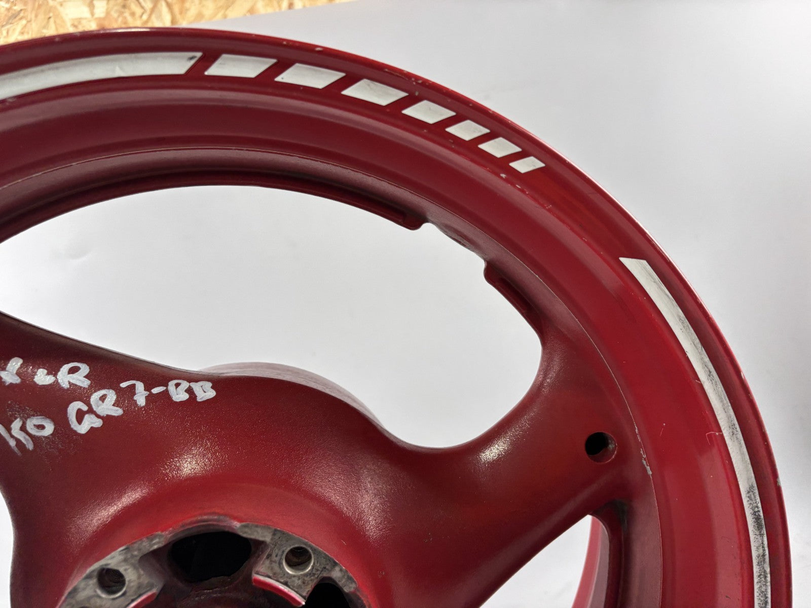 Suzuki GSX-R 750 W GR7BB Hinterradfelge Felge Rim Rad hinten back Reifen