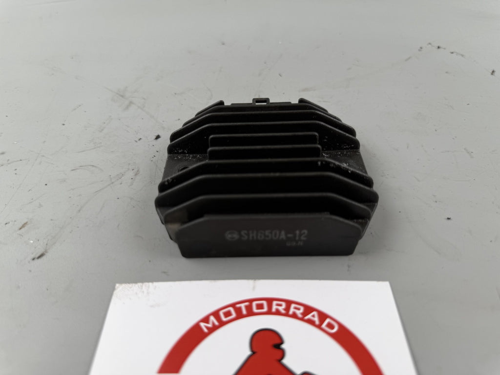 Kawasaki ZR-7 ZR750F Gleichrichter Lichmaschinenregler Spannungsregler