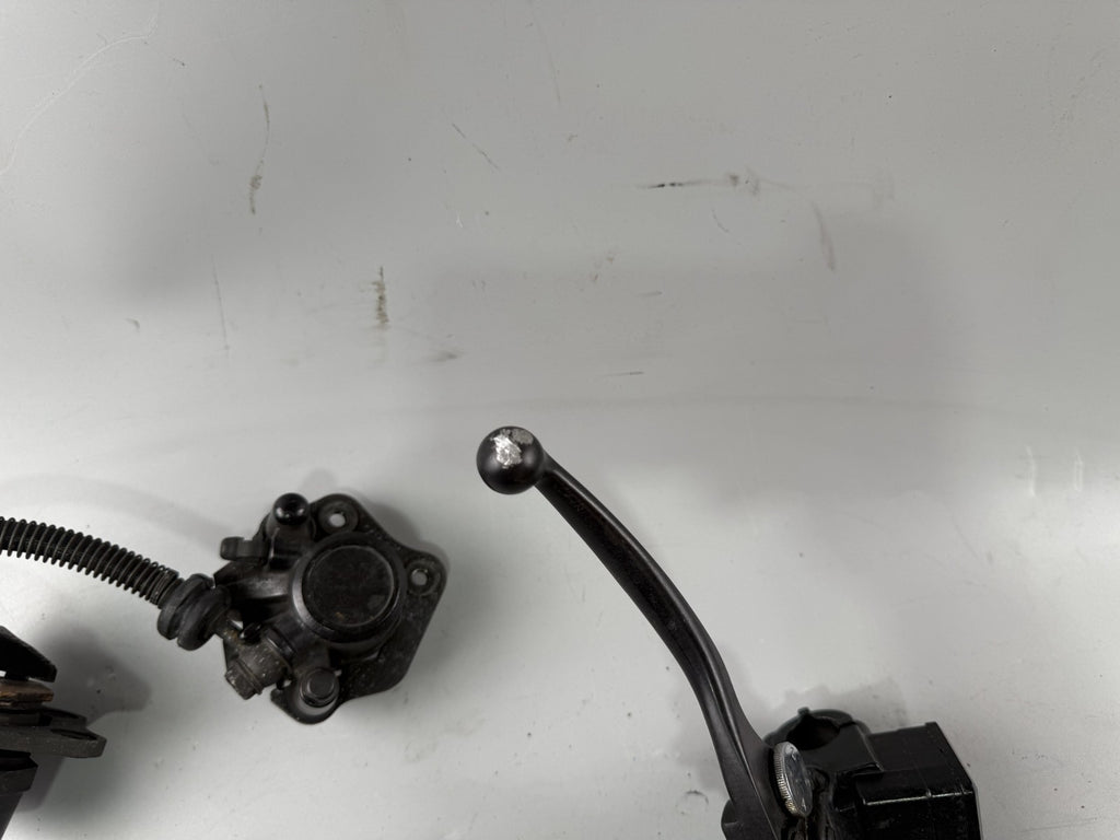 Kawasaki EX500A GPZ500S Bremsanlage Brake Bremse vorn front Sattel Pumpe