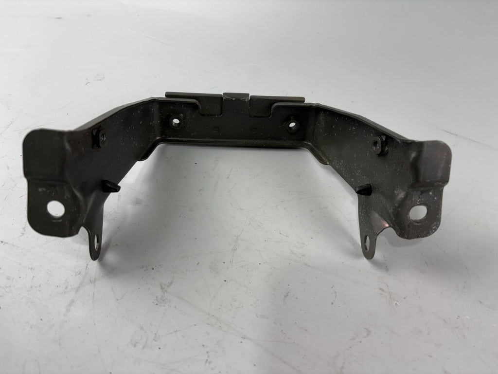 Suzuki GSX 750 F AK11 Halterung Tankhalter Halter Kraftstofftank Befestigung