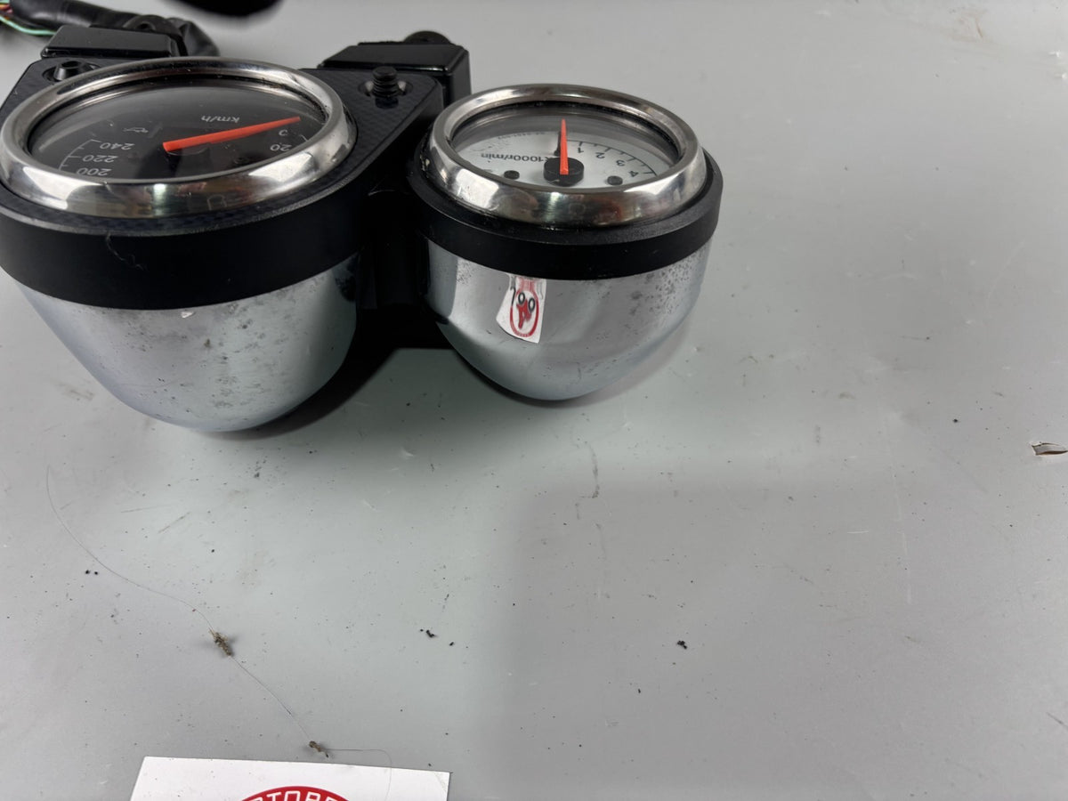 Suzuki SV650 N AV Tacho Speedometer DZM Drehzahlmesser Cockpit Instrumente