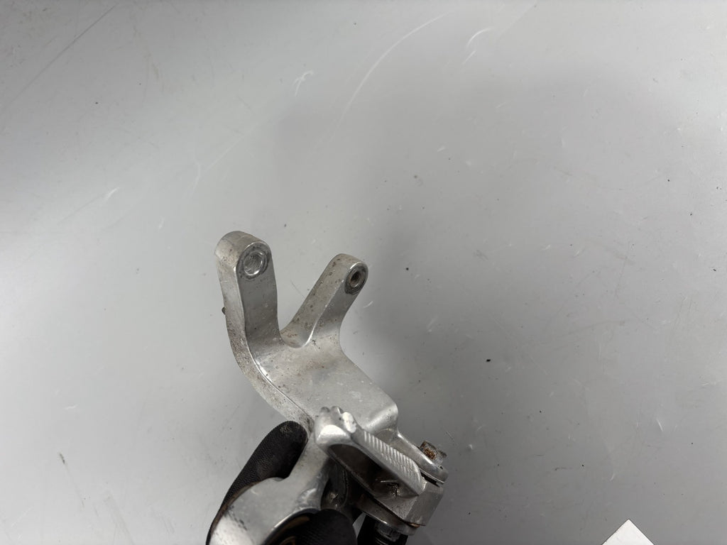 Yamaha YZF 1000 R Thunderace Fußrastenanlage Fußraste Sozius Beifahrer rechts