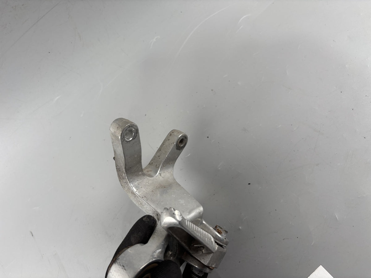 Yamaha YZF 1000 R Thunderace Fußrastenanlage Fußraste Sozius Beifahrer rechts