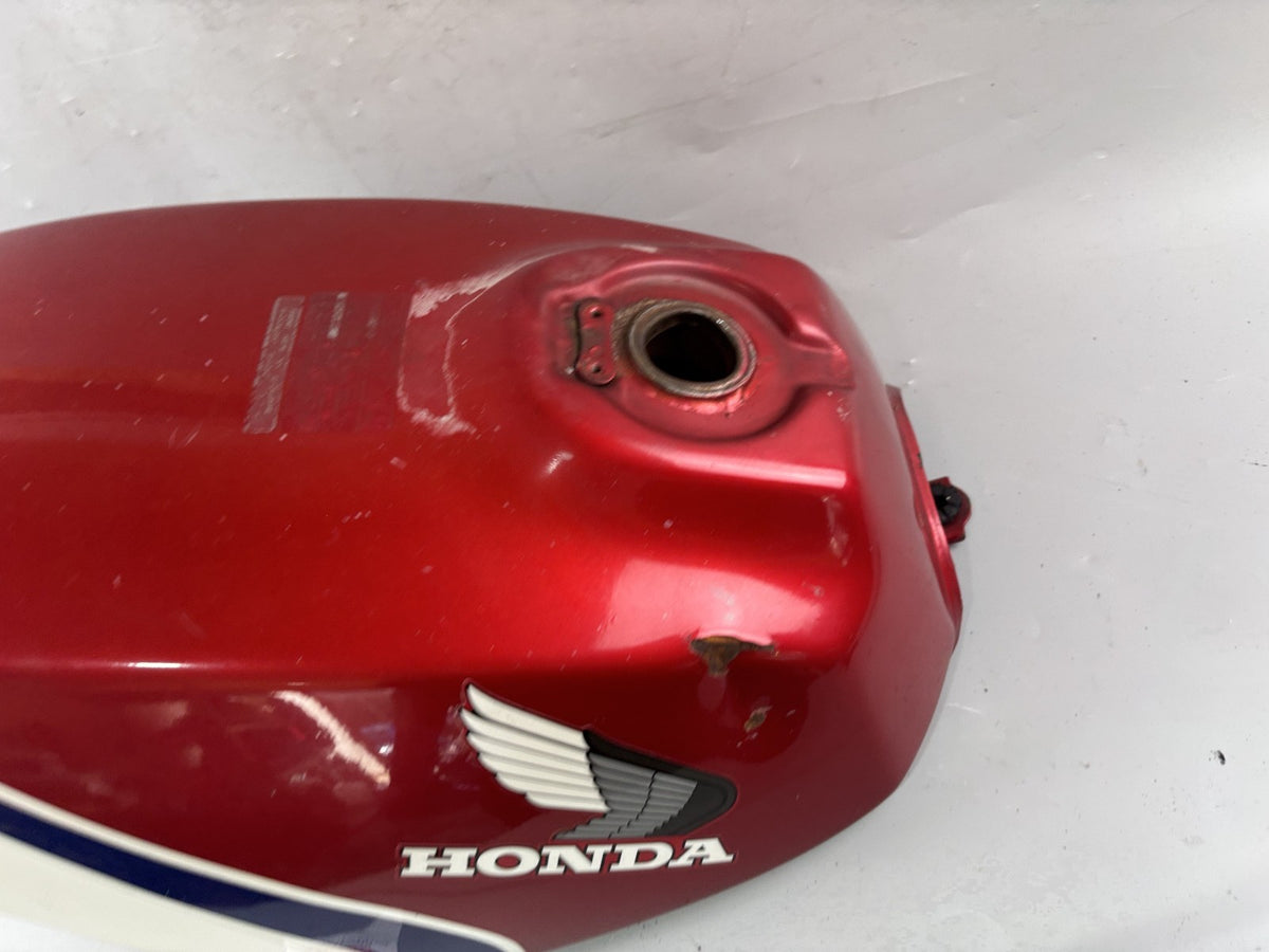 Honda VF 750 F RC15 Tank Treibstoff Kraftstoff Fuel Gas Gasoline Benzintank