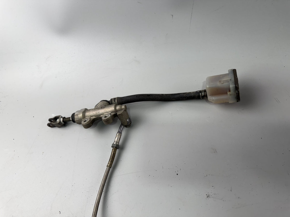 Suzuki GSF600 GN77B Bandit Bremse hinten Brake Back Bremsanlage Sattel Pumpe