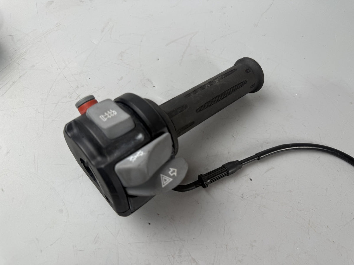 BMW K 1200 S K40 Lenkerschalter Lenkerarmatur Gasgriff rechts right Handlebar