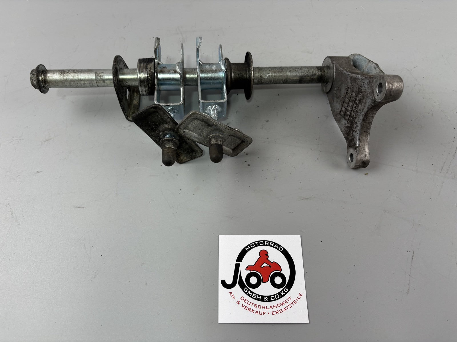 Suzuki GSX 750 F AK11 Achse Hinterradachse back hinten Kettenspanner