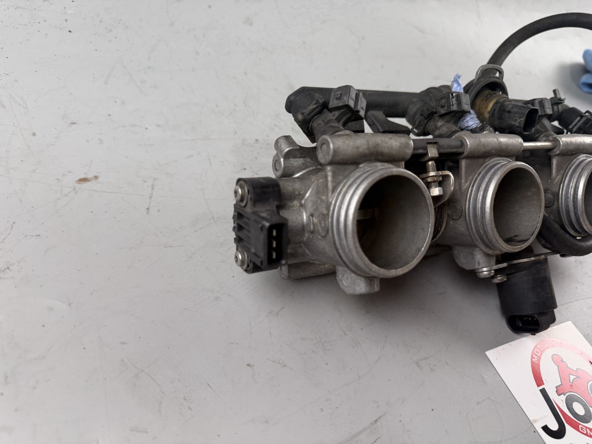 BMW K 1200 S K40 Drosselklappeneinheit Einspritzanlage Ansaugbrücke Injector