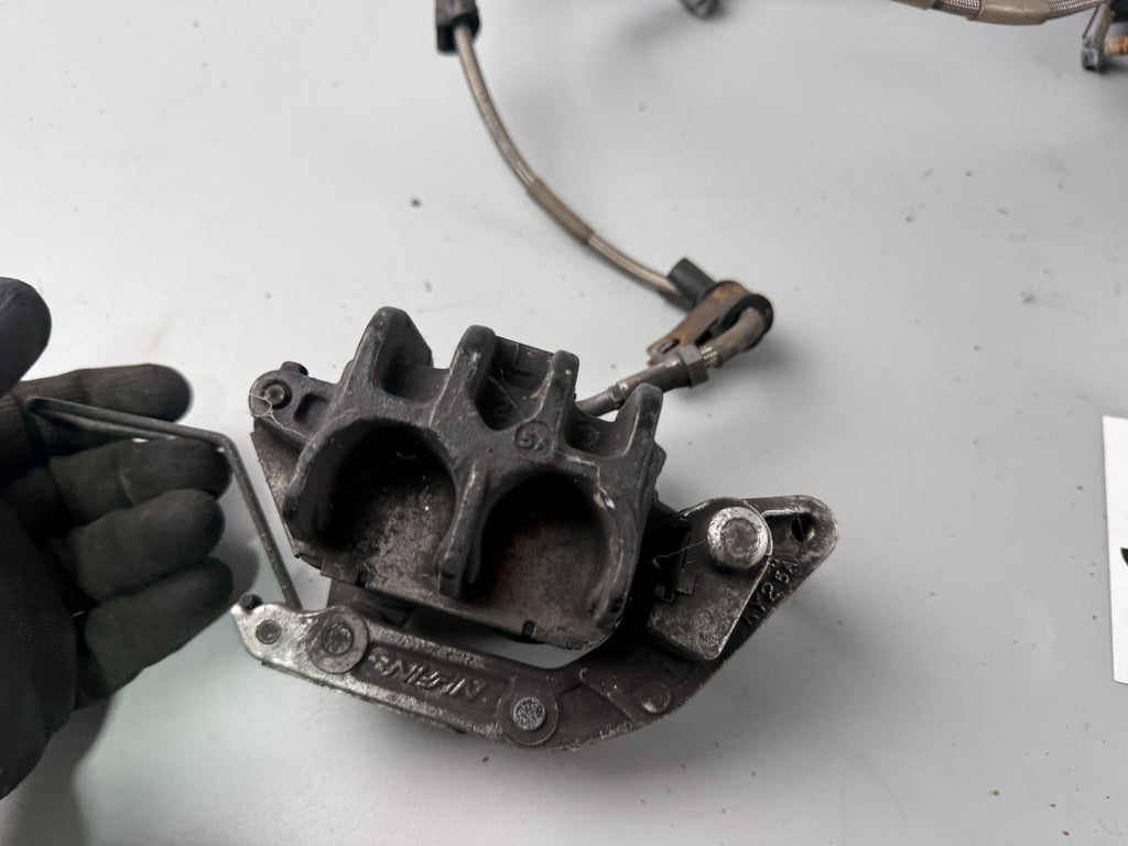Suzuki GSF600 GN77B Bandit Bremsanlage Brake Bremse front vorne Sattel Pumpe