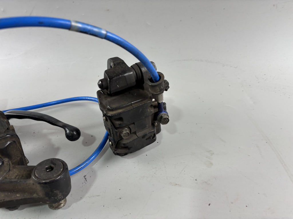 Honda CBX 650 E RC13 Bremsanlage vorne front Brake Bremssattel Pumpe