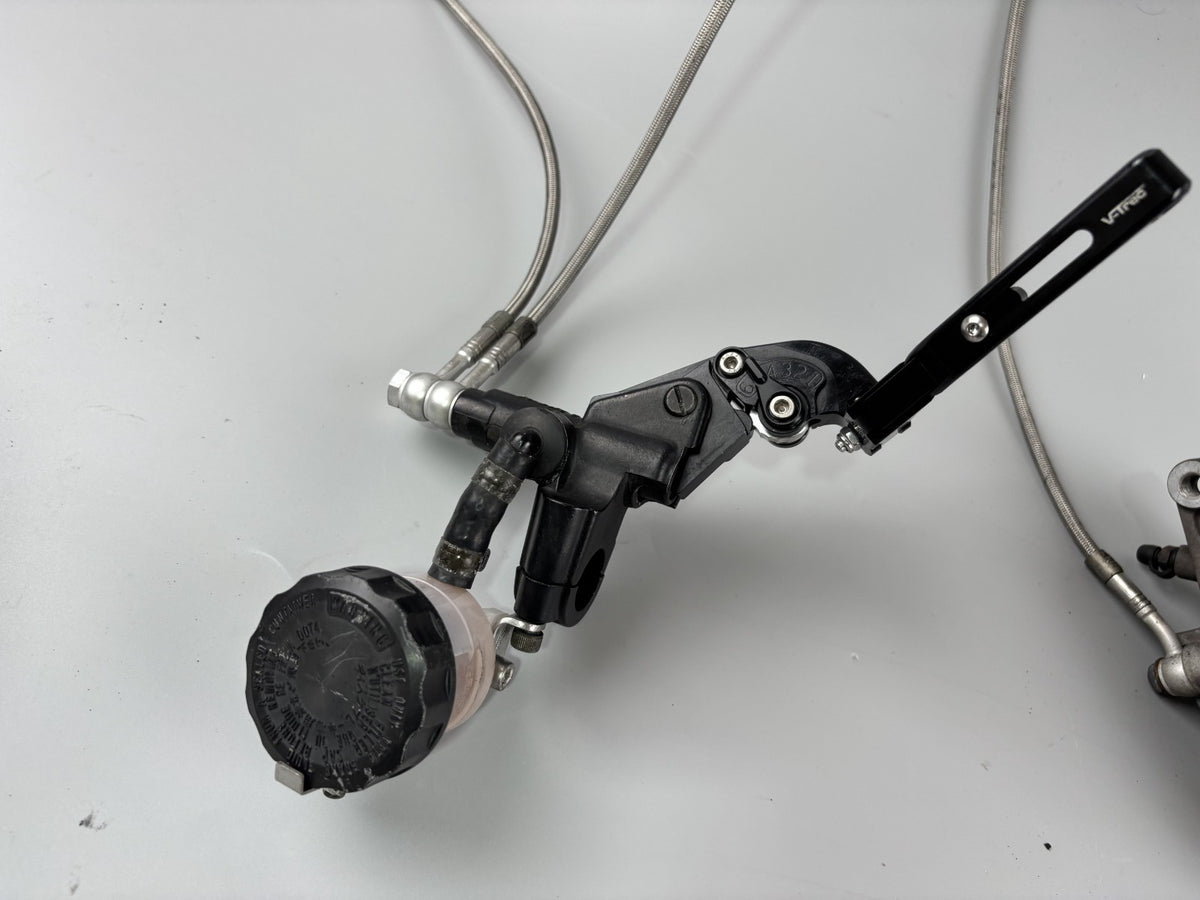 Kawasaki ZX6R ZX636 A 2002 Bremsanlage Bremse Brake Sattel Pumpe vorne front
